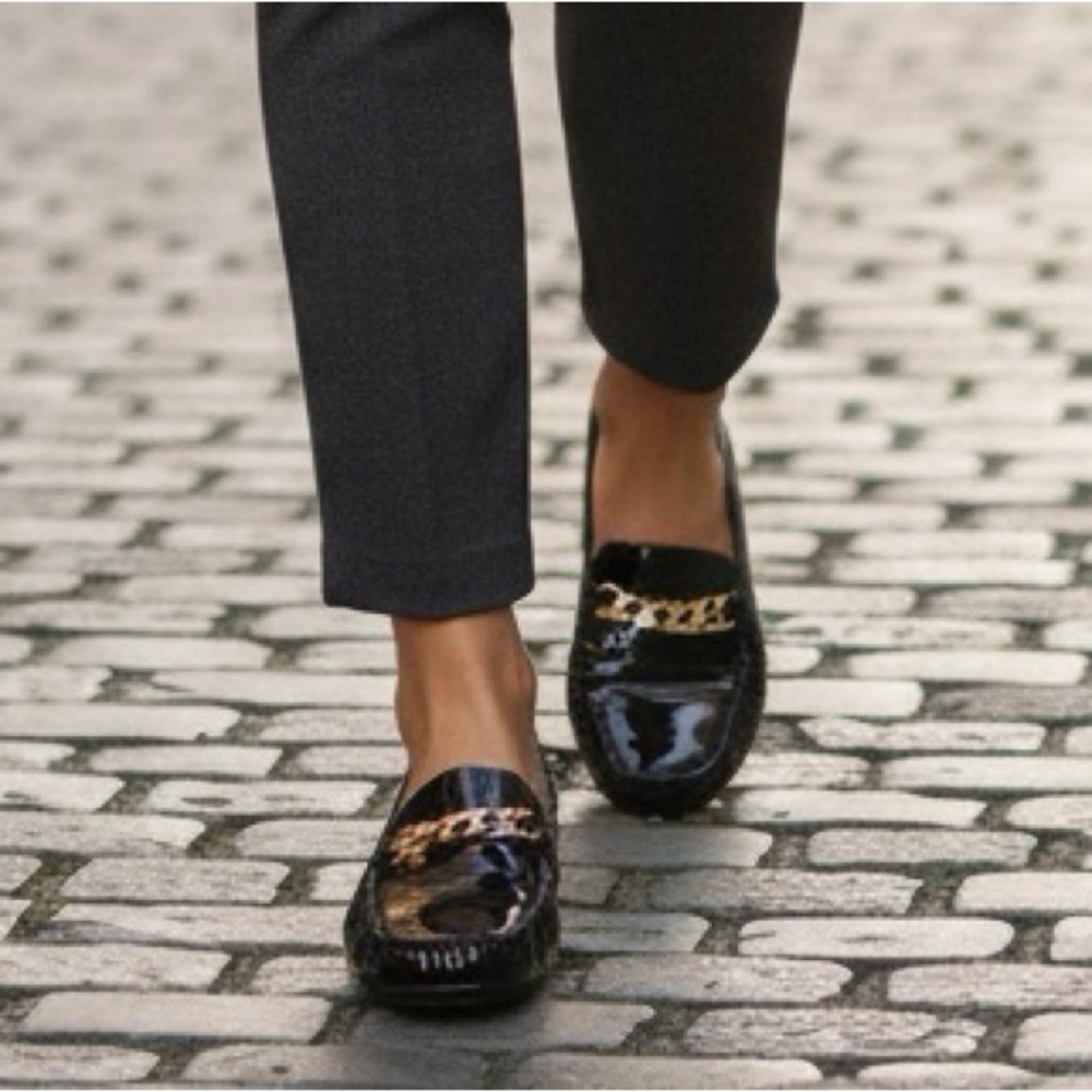 St John Pinch Pleat Patent Leather Driving Loafers w/ Gold Chain 8.5